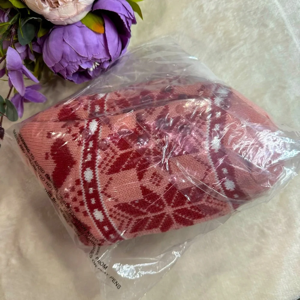 NWT Yelete Pink and Red Slipper Socks